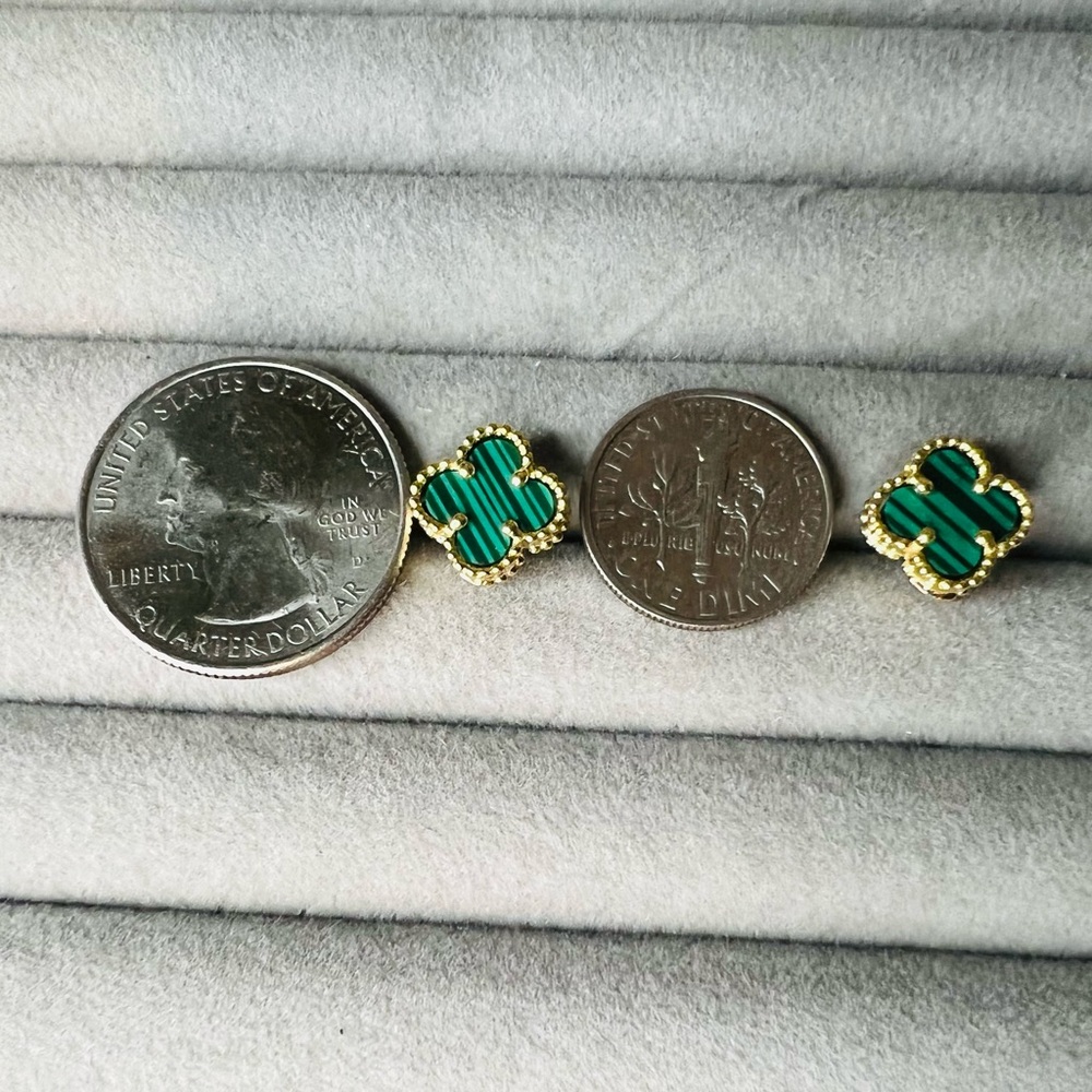 ‼️Sale‼️Real 18K Dubai Gold Green Malachite 🍀 Stud earrings - Picture 3 of 3